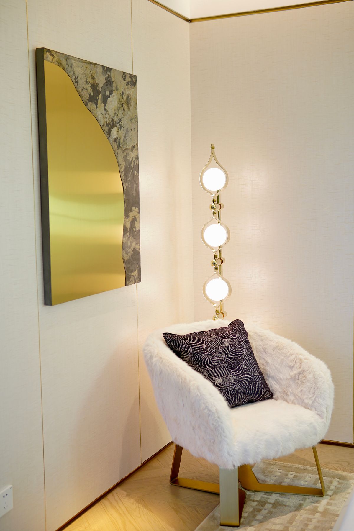 Armchair and side table making use of a corner